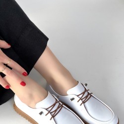 Guot Beyaz Cilt Bağcıklı Babet Ayakkabı