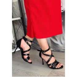 Mariya Siyah Rugan Topuklu Ayakkabı