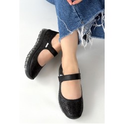 Sina Siyah Deri Cırt Cırtlı Babet Ayakkabı