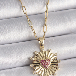 Mey İthalat® 316L Çelik Gold Renk Pembe Zirkon Taşlı Kalp İşleme Madalyon Model Kadın Kolye