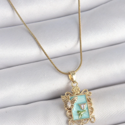 Mey İthalat® 316L Çelik Gold Renk Zincir Mavi Mineli Çiçek İşlemeli Zirkon Taşlı Kelebek Detay Portre Model Kadın Kolye