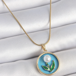 Mey İthalat® 316L Çelik Gold Renk Zincir Mavi Mineli İncili Çiçek İşlemeli Portre Model Kadın Kolye