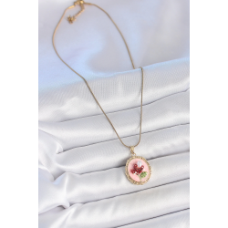 Mey İthalat® 316L Çelik Gold Renk Zincir Pembe Mineli İncili Çiçek İşlemeli Portre Model Kadın Kolye