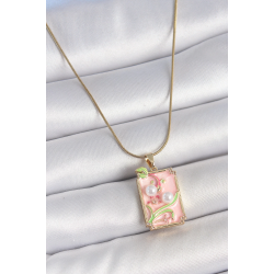 Mey İthalat® 316L Çelik Gold Renk Zincir Pembe Mineli İncli Çiçek İşlemeli Portre Model Kadın Kolye