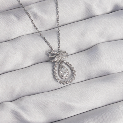 Mey İthalat® 316L Çelik Gümüş Renk Fiyonk Detaylı Zirkon Taşlı Damla Model Kolye