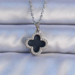 Mey İthalat® 316L Çelik Gümüş Renk Siyah Mineli Zirkon Taşlı Yonca Figürlü Kolye