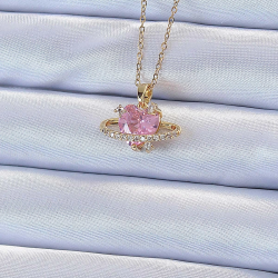 Mey İthalat® 316L Çelik Zincir Altın Renk Pembe Zirkon Taşlı Satürn Görünümlü Kalp Kolye