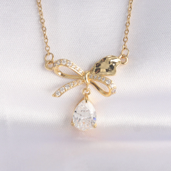 Mey İthalat® 316L Çelik Zincir Altın Renk Zirkon Taşlı Damla Detay Fiyonk Kolye