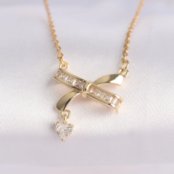 Mey İthalat® 316L Çelik Zincir Altın Renk Zirkon Taşlı Kalp Detay Fiyonk Kolye