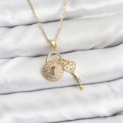 Mey İthalat® 316L Çelik Zincir Gold Renk Kilit Anahtar Model Zirkon Taşlı Kadın Kolye