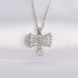 Mey İthalat® 316L Çelik Zincir Gümüş Renk Zirkon Taşlı Kalp Detay Fiyonk Kolye