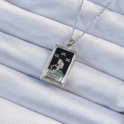 Mey İthalat® 316L Çelik Zincir Gümüş Renk Zirkon Taşlı Siyah Mineli Kız Figürlü Tarot Kolye
