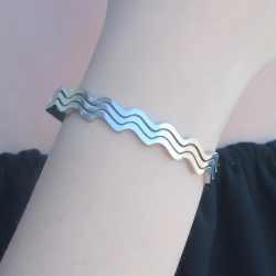 Mey İthalat® 316L Kararmaz Çelik Gümüş Renk Dalga Model Kelepçe Kadın Bileklik