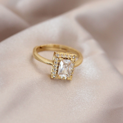 Mey İthalat® Ayarlamalı Gold Renk Metal Zirkon ve Kristal Taşlı Dikdörtgen Model Yüzük