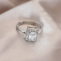 Mey İthalat® Ayarlamalı Silver Renk Metal Zirkon ve Kristal Taşlı Dikdörtgen Model Yüzük