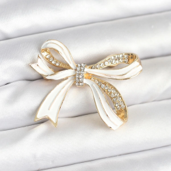 Mey İthalat® Beyaz Renk Fiyonk Model Broş