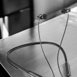 Mey İthalat® Dijital Göstergeli Kulak İçi Kablosuz Bluetooth Kulaklık Boyun Bantlı