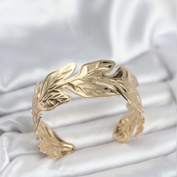 Mey İthalat® Gold Renk Pirinç Levha Yaprak Model Kadın Bileklik