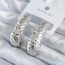 Mey İthalat® Gümüş Renk İşleme Detay Pirinç Kadın Küpe