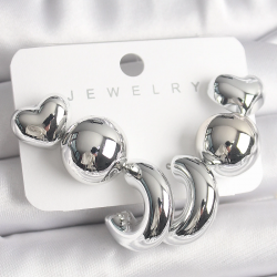 Mey İthalat® Gümüş Renk Kalp Halka Figür CCB Plastik Kadın Küpe Seti