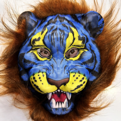 Mey İthalat® Kahverengi Yeleli Saçlı Mavi Yüzlü Kurt Kaplan Maskesi Mega Peluş 38 No