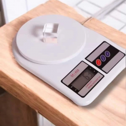 Mey İthalat® Kompakt Tasarım ve Tek Tuşla Sıfırlama Özelliğiyle Kullanımı Kolay Mutfak Tartısı