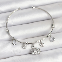 Mey İthalat® Kuğu Charmlı Gümüş Renk Kadın Bileklik