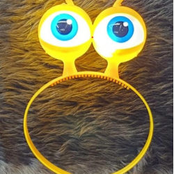 Mey İthalat® Led Işıklı & Pilli 3 Farklı Modda Yanan Uzaylı Göz Parti Tacı Sarı Renk 18x12 cm