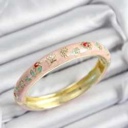 Mey İthalat® Mineli Pirinç Pembe Çiçek Motifli Gold Renk Kadın Kelepçe