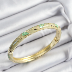 Mey İthalat® Mineli Pirinç Yeşil Yaprak Motifli Gold Renk Kadın Kelepçe