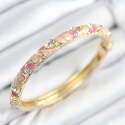 Mey İthalat® Mineli Pirinç Zirkon Taşlı Pembe Çiçek Motifli Gold Kadın Kelepçe