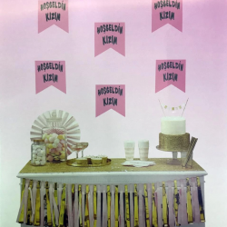 Mey İthalat® Pembe Üzeri Gümüş Renk Hoşgeldin Kızım Bayrak Süs