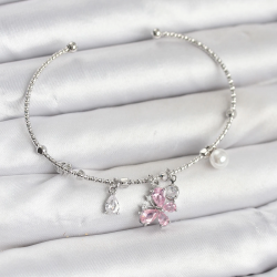 Mey İthalat® Pembe Kelebek Charmlı Gümüş Renk Kadın Bileklik