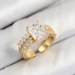 Mey İthalat® Pirinç  Büyük Zirkon Taşlı Model Gold Renk Kadın Yüzük