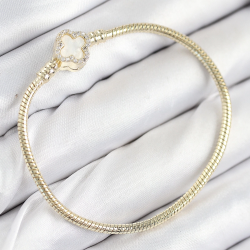 Mey İthalat® Pirinç Charm Zirkon Taşlı Yonca Model Gold Renk Kadın Bileklik