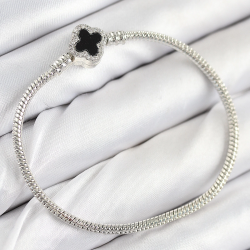 Mey İthalat® Pirinç Charm Zirkon Taşlı Yonca Model Gümüş Renk Kadın Bileklik