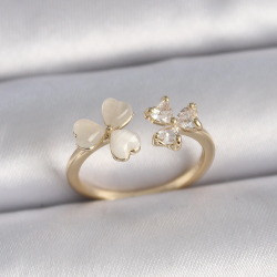 Mey İthalat® Pirinç Gold Renk Ayarlanabilir Zirkon Taşlı Kalp Beyaz Mineli Model Kadın Yüzük