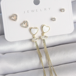 Mey İthalat® Pirinç Gold Renk Beyaz Mineli Sallantı Mineli Kalp Model Zirkon Taş Detaylı 925 Ayar Gümüş Çivi Kadın Küpe Seti