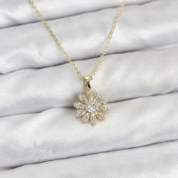 Mey İthalat® Pirinç Gold Renk Çiçek Model Kadın Kolye