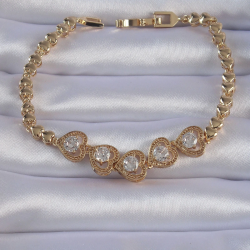 Mey İthalat® Pirinç Gold Renk İçi Zirkon Taşlı Kalp Figürlü Bileklik