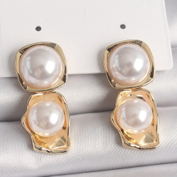 Mey İthalat® Pirinç Gold Renk İnci Kare Model Kadın Küpe