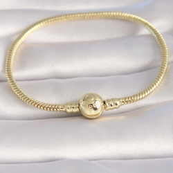 Mey İthalat® Pirinç Gold Renk İşleme Detay Charm Model Kadın Bileklik