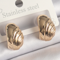 Mey İthalat® Pirinç Gold Renk İşleme Detaylı Yarım Halka Model Kadın Küpe