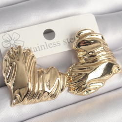 Mey İthalat® Pirinç Gold Renk İşlemeli Kalp Model Kadın Küpe