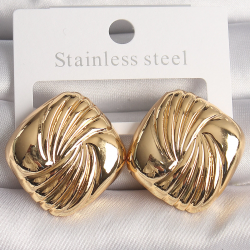 Mey İthalat® Pirinç Gold Renk İşlemeli Kare Model Kadın Küpe