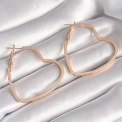 Mey İthalat® Pirinç Gold Renk Kalp Model Kadın Küpe