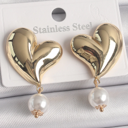 Mey İthalat® Pirinç Gold Renk Kalp Model Sallantı İnci Detay Kadın Küpe