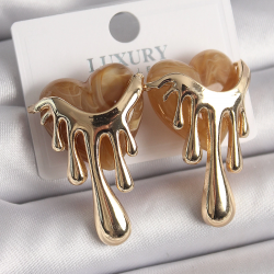 Mey İthalat® Pirinç Gold Renk Krem Sedefli Akan Kalp Model Kadın Küpe