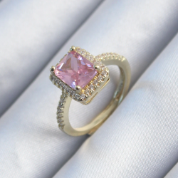 Mey İthalat® Pirinç Gold Renk Pembe Zirkon Taşlı Kadın Yüzük