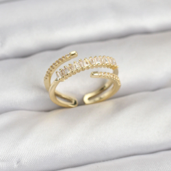 Mey İthalat® Pirinç Gold Renk Sıralı Baget Zirkon Taşlı Kadın Yüzük